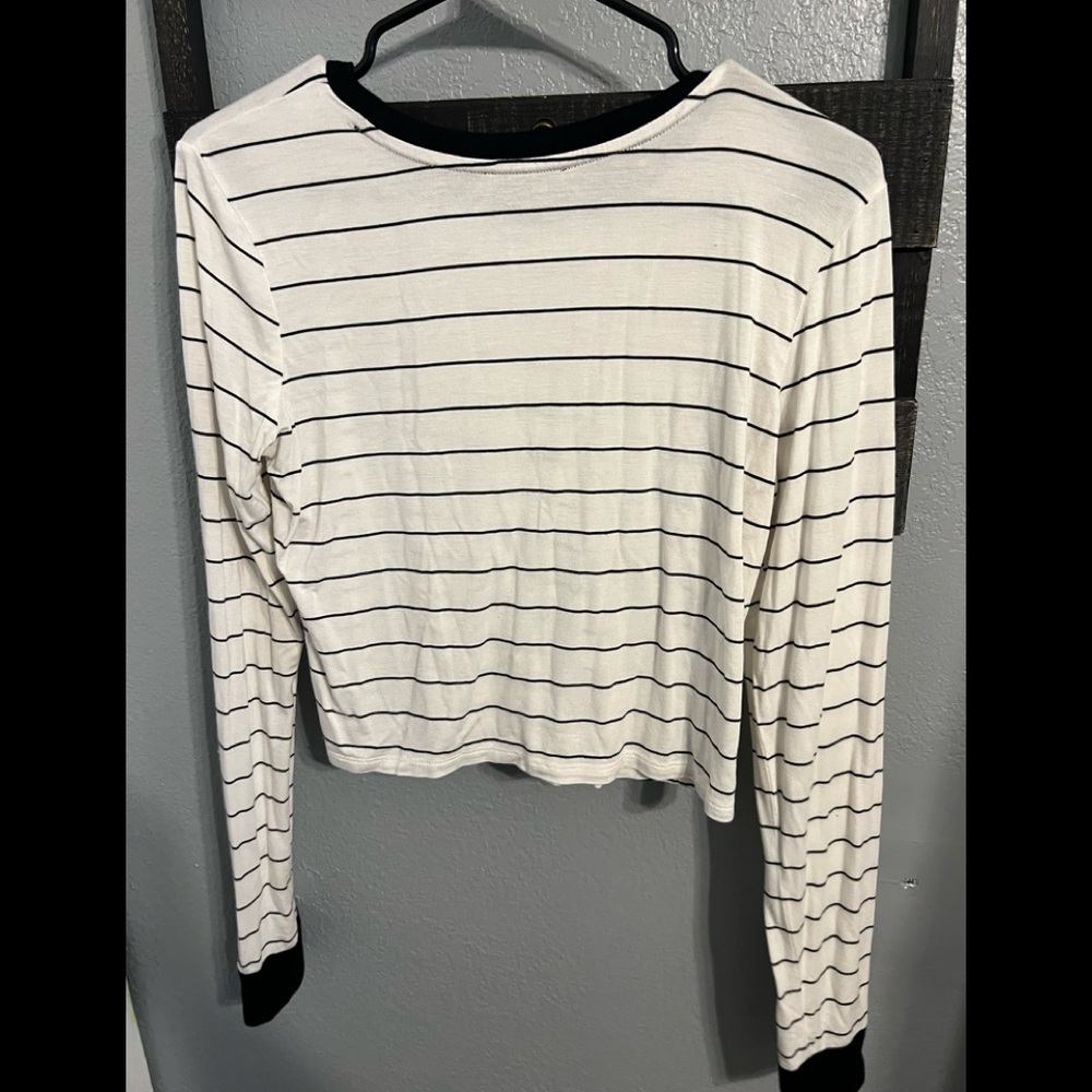 Forever 21 Womens Cropped Long Sleeve - Picture 2 of 3